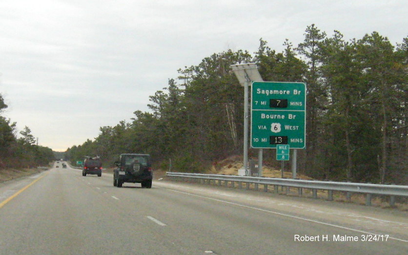 Image of activated Real Time Traffic sign on MA 3 South in Plymouth