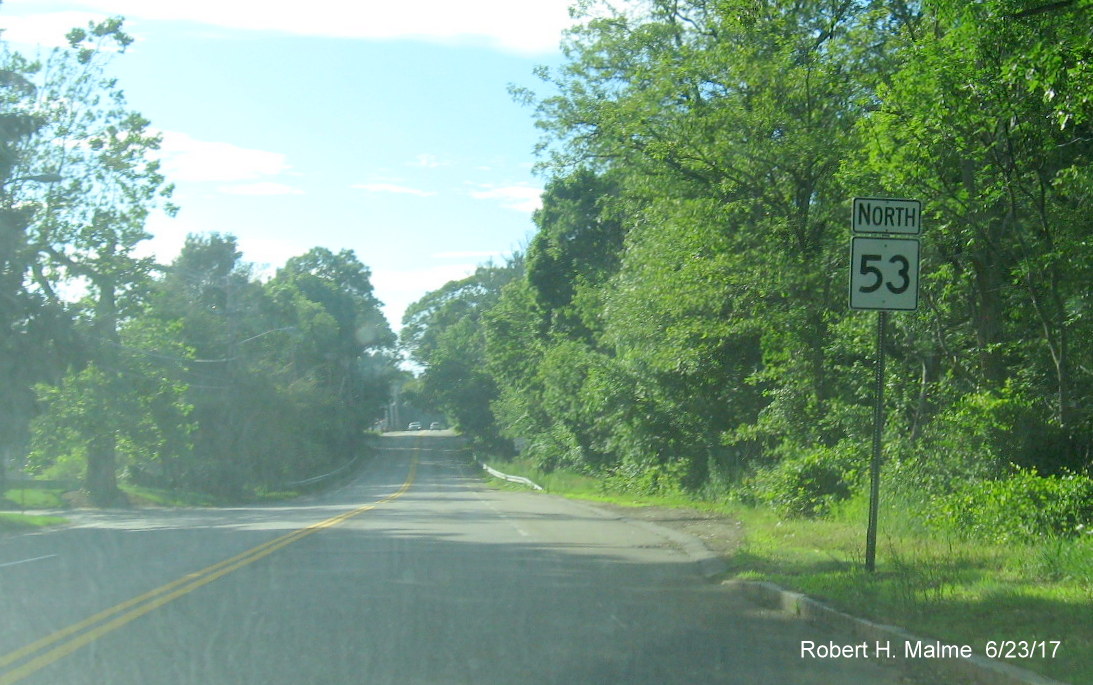 Image of new MA 53 South reassurance marker beyond Cushing St intersection in Hingham