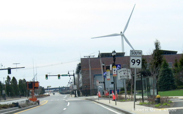 Image of South MA 99 reassurance marker in Everett, taken in April 2020