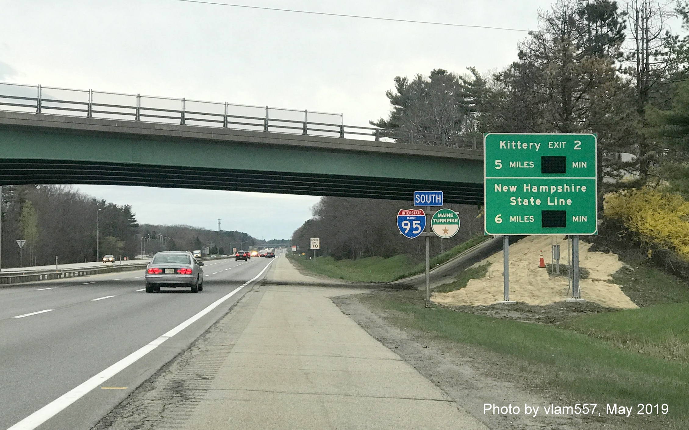Image of newly installed travel time sign on Maine Turnpike/I-95 South just after York Toll Plaza, by vlam557