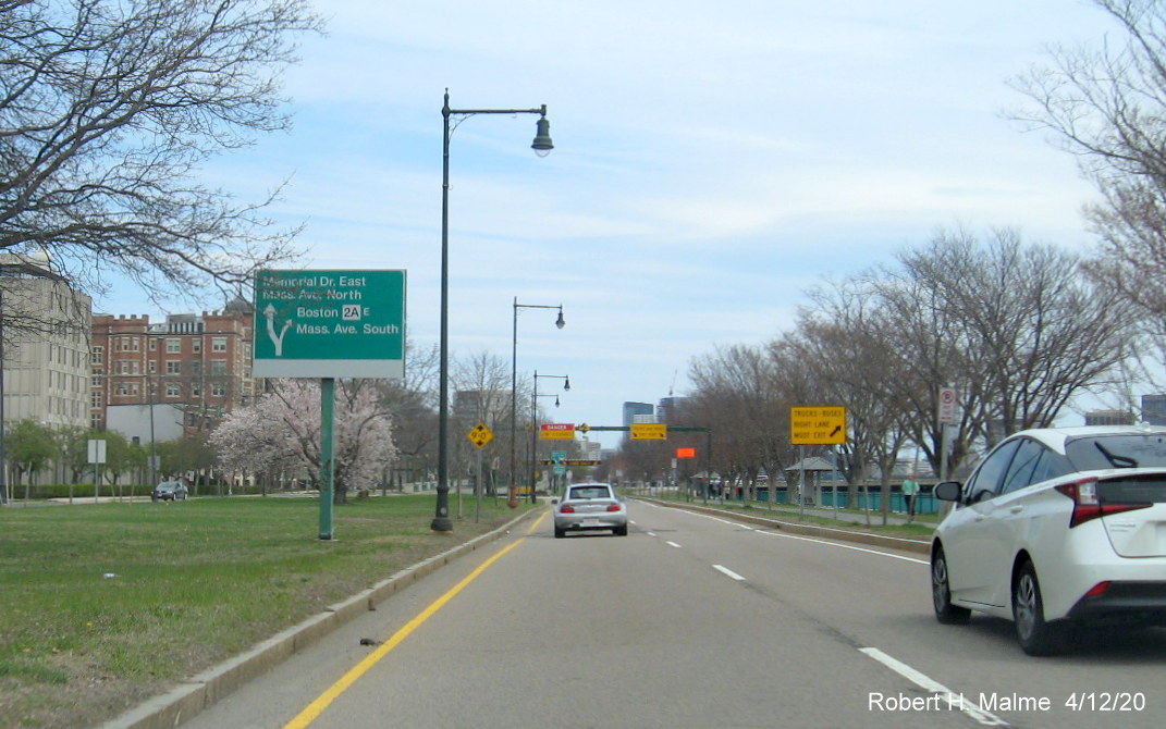 Image of DCR signage approaching intersection of Memorial Drive East and Mass Ave, the end of US 3 South, no signs indicate this, from April 2020