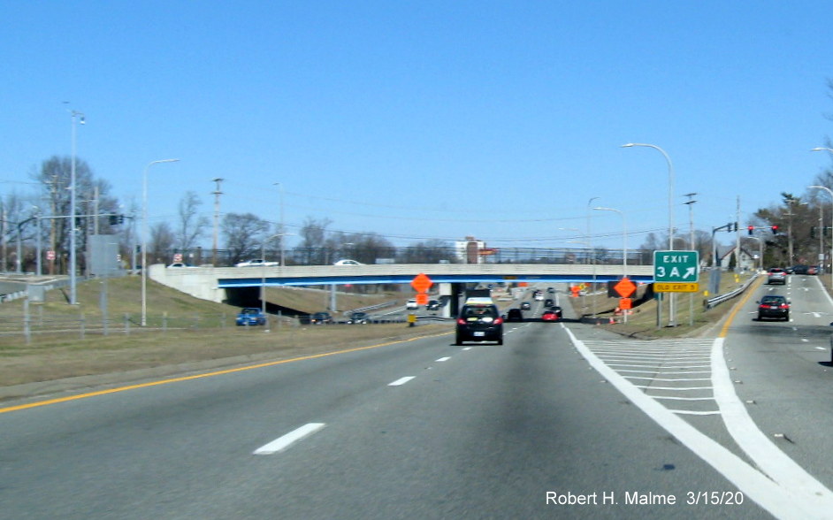 Image of new exit number gore sign with old exit number tab below for the Union Avenue exit on RI 10 North in Providence, taken in March 2020