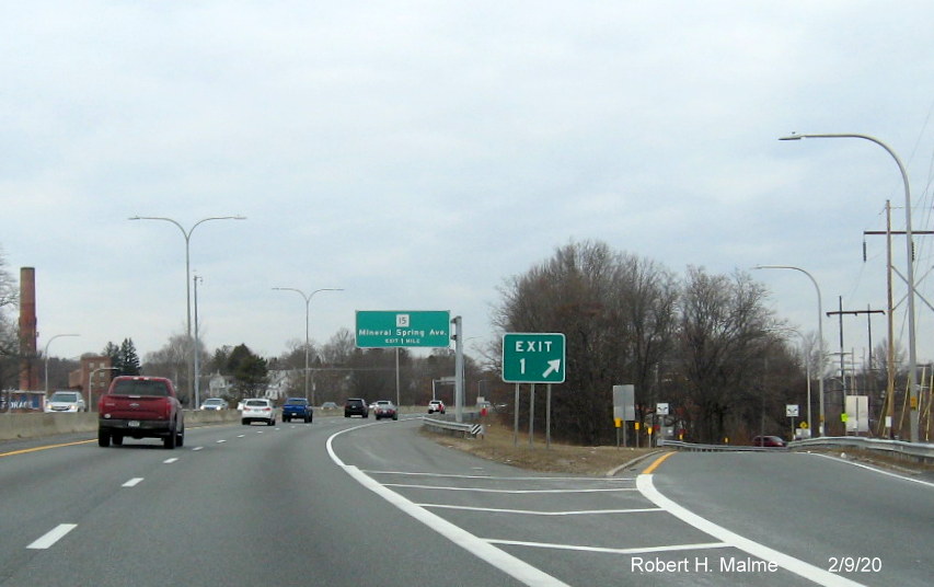 Image of new milepost based exit number gore sign for Branch Avenue exit on RI 146 North in Providence