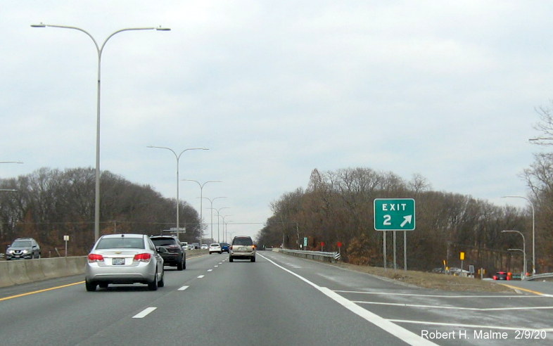 Image of new milepost based number gore sign for RI 15 exit on RI 146 North in North Providence