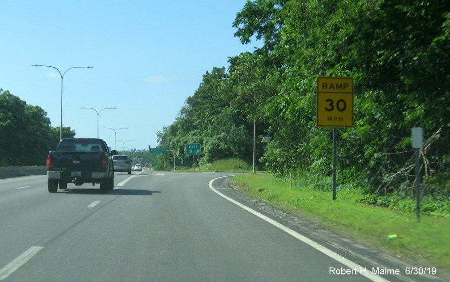 Image of new exit number gore sign for RI 15 exit on RI 146 South in North Providence