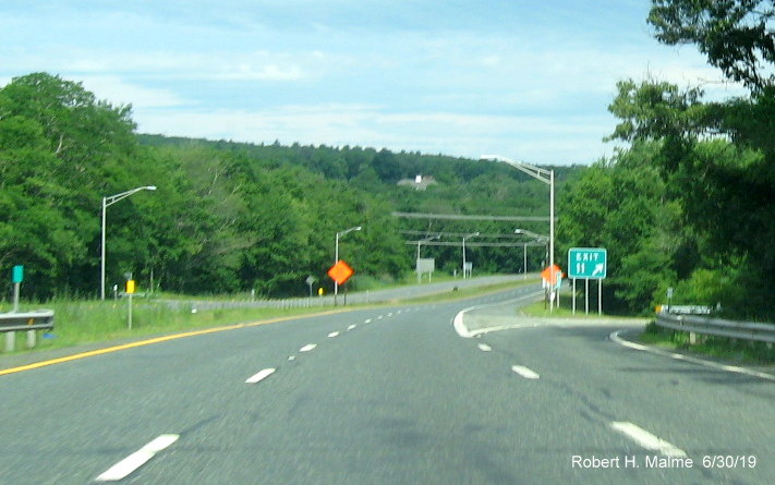 Image of new exit number gore sign for RI 104 exit on RI 146 North in North Smithfield
