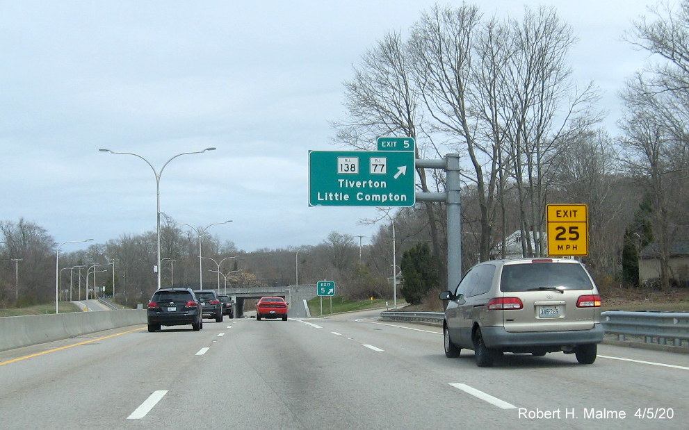 Image of existing sign for RI 77/138 North not to be replaced by current sign replacement contract on RI 24/138 North on Sakonnet River bridge, taken in May 2020