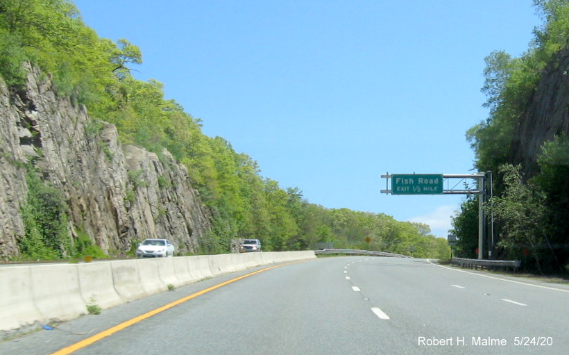 Image of new gantry placed for future 1/2 mile advance sign for Fish Road exit on RI 24 North in Tiverton, taken in May 2020