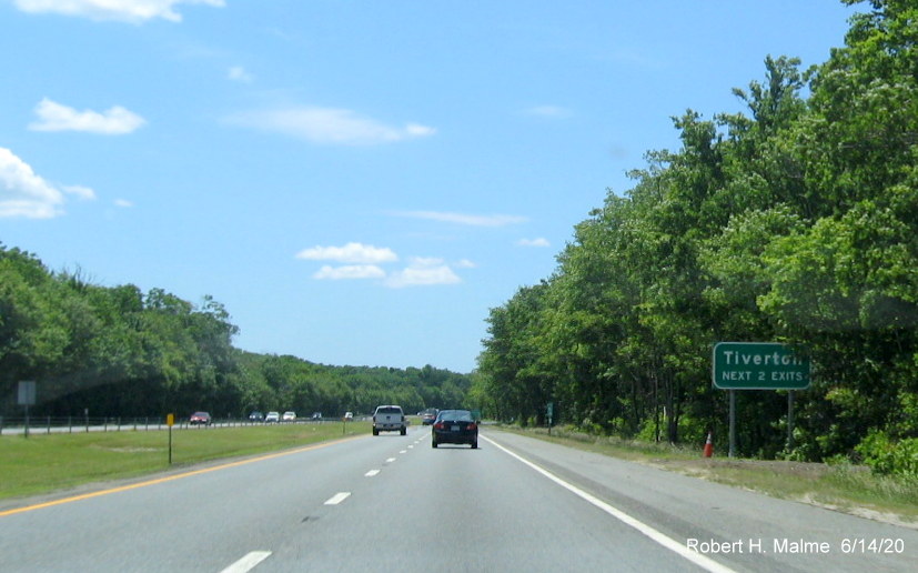 Image of newly placed ground mounted auxiliary sign for Tiverton exits on RI 24 South, taken June 2020