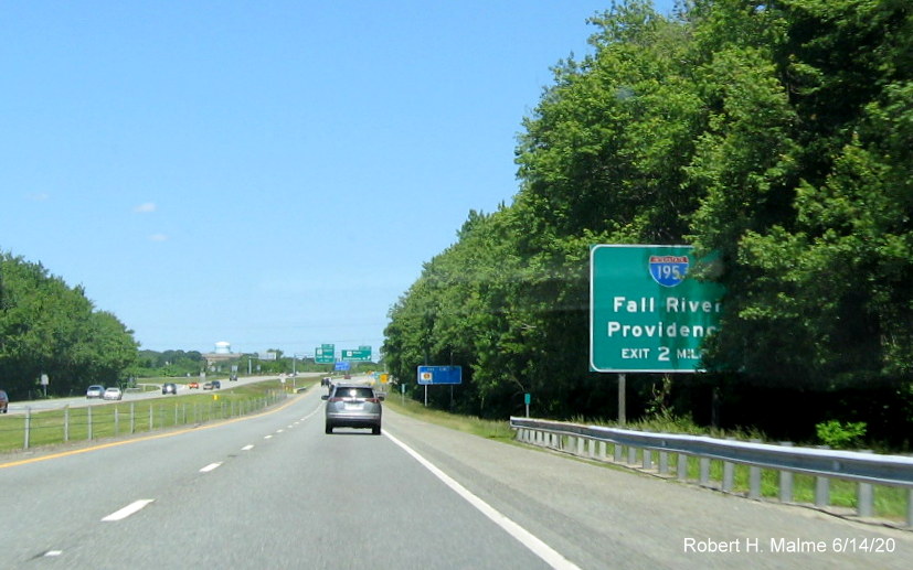 Image of newly placed 2 miles advance sign for I-195 on RI 24 North in Tiverton, taken June 2020