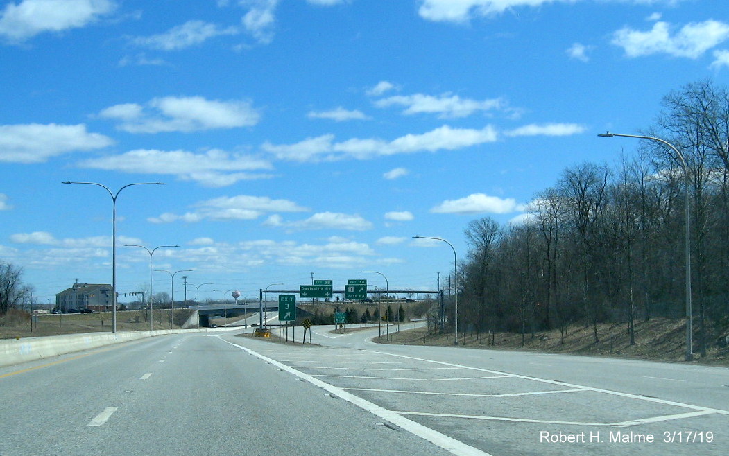 Image of new exit number gore sign at US 1/Davisville Road exit on RI 403 East in Davisville