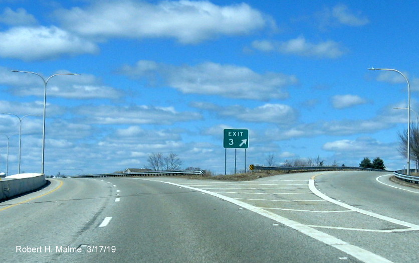 Image of new exit number gore sign for the To US 1 exit on RI 403 West in Davisville