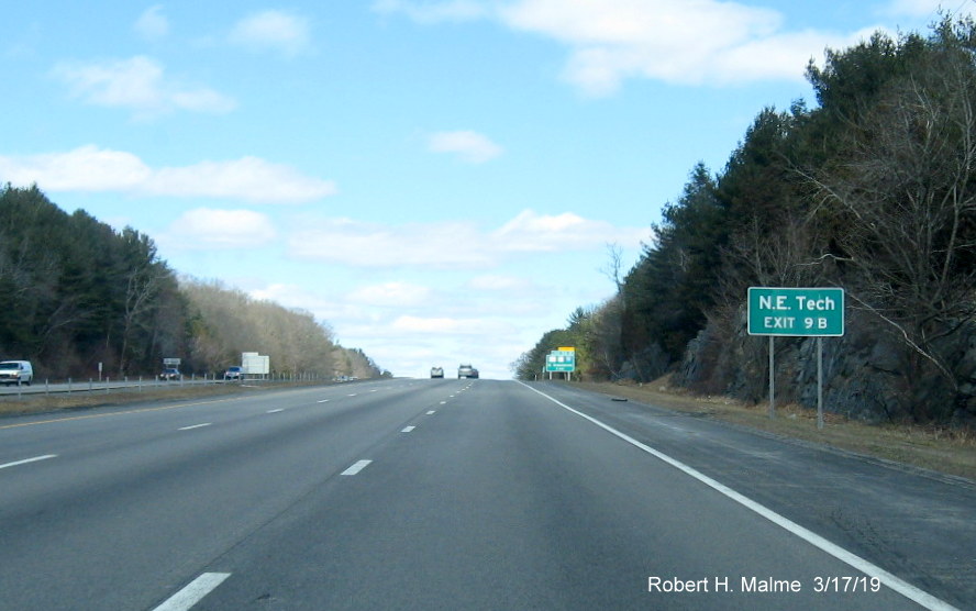 Image of new auxiliary sign with new exit number for RI 104 exit on RI 4 North in East Greenwich
