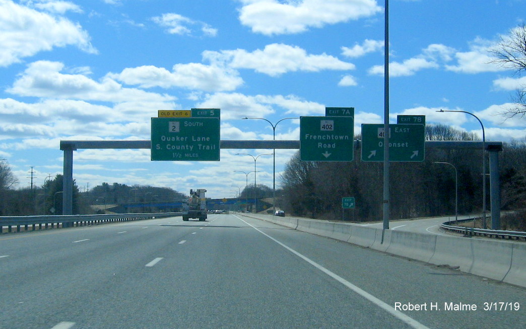 Image of new 1 mile advance overhead sign for RI 2 exit on RI 4 South in East Greenwich
