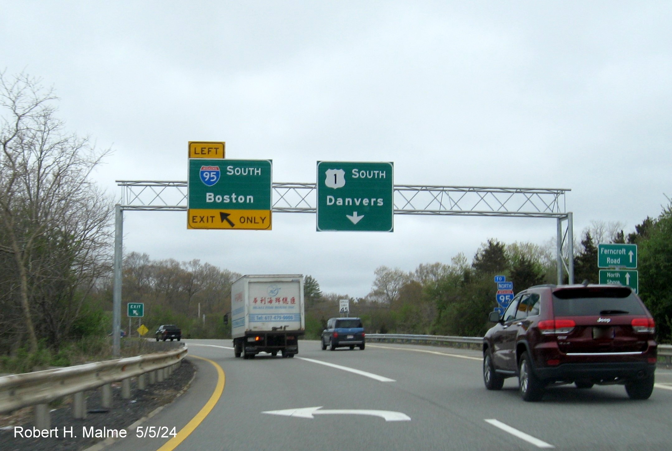 Image of recently placed overhead signs at I-95 South ramp on US 1 South in Danvers, May 2024