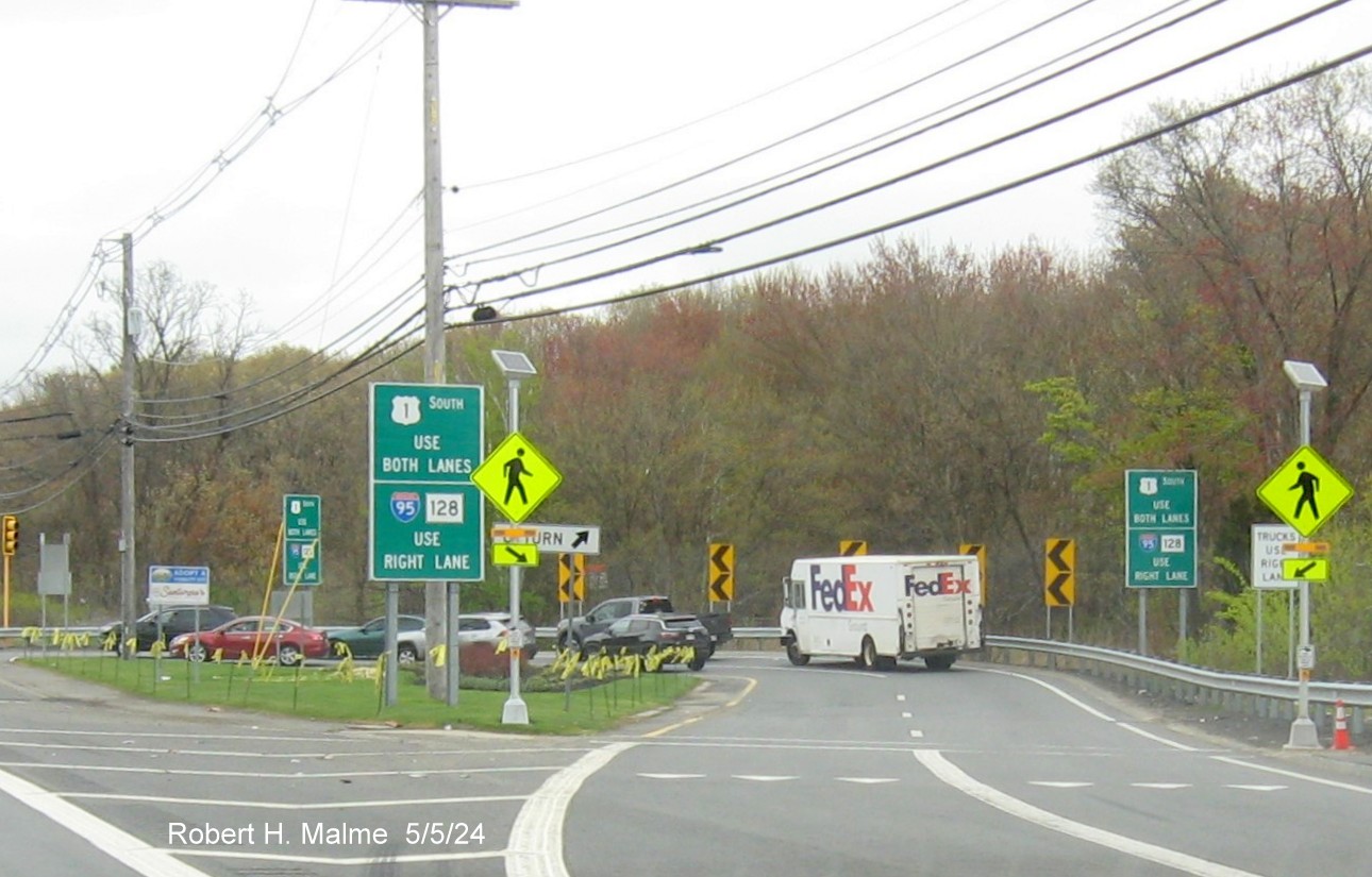 Image of ground mounted guide signs at turnaround on US 1 North in Lynnfield, May 2024