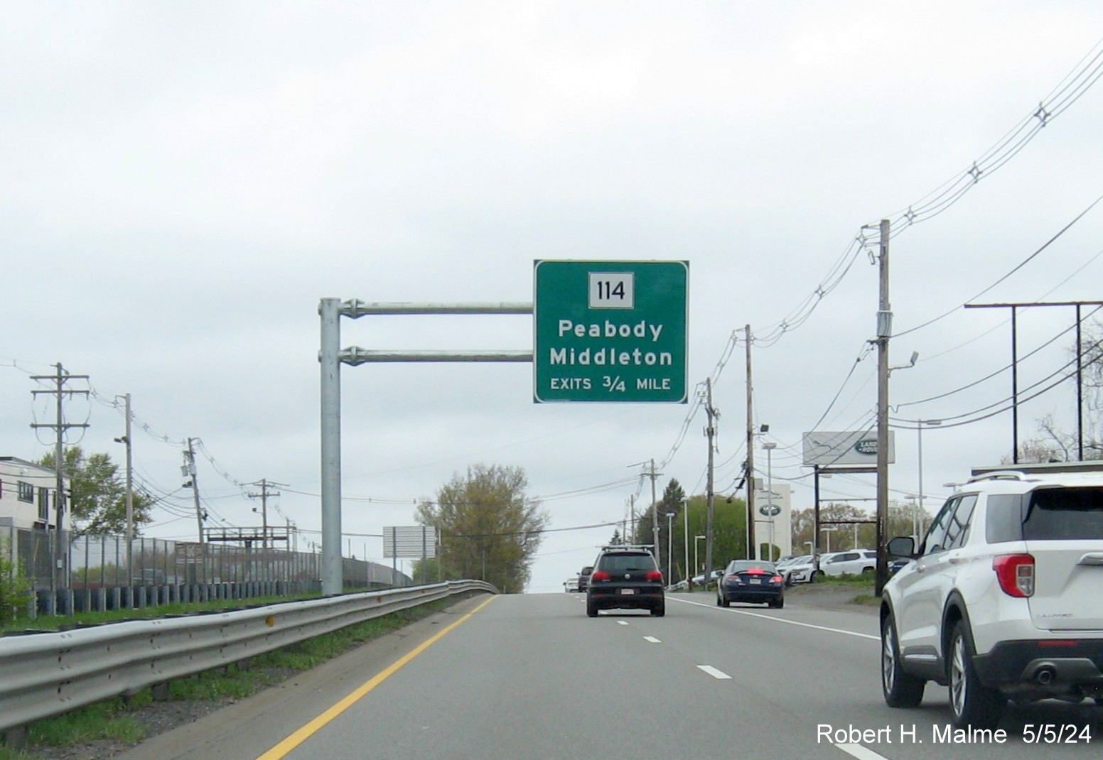 Image of recently placed left side 3/4 Mile advance sign for MA 114 exits on US 1 North in Peabody, May 2024