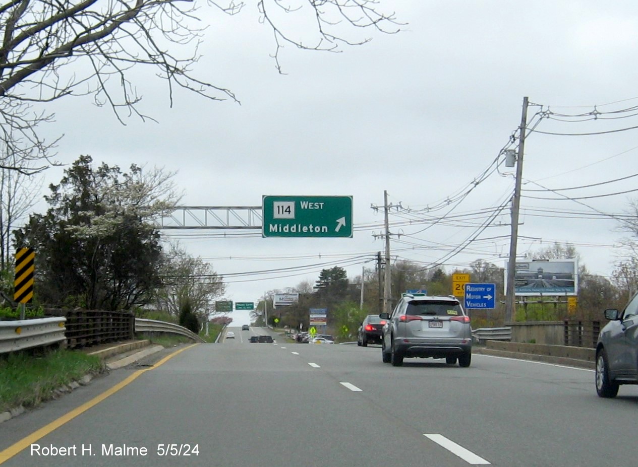 Image of recently placed overhead ramp sign for MA 114 West exit on US 1 North in Danvers, May 2024