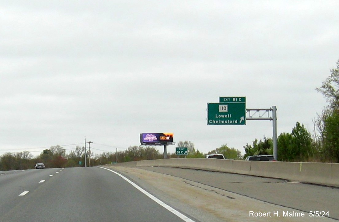 Image of new overhead ramp sign for I-495 South exit along C/D ramp for US 3 in Chelmsford, May 2024