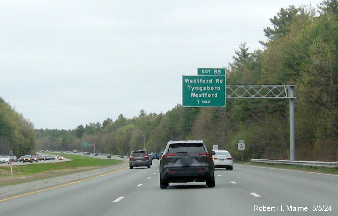 Image of recently placed auxiliary sign for Westford Road exit on US 3 South in Tyngsboro, March 2024