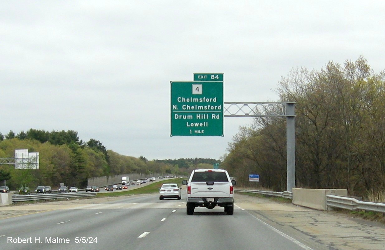 Image of new 1 mile advance sign for MA 4/Drum Hill Road exit on US 3 South in Chelmsford, May 2024