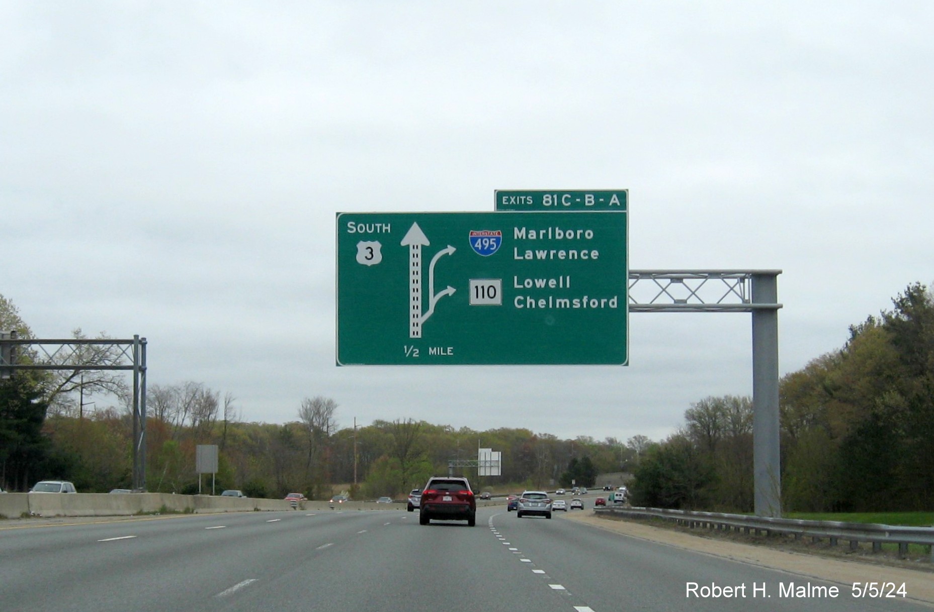 Image of new 1/2 Mile advance overhead diagrammatic sign for I-495/MA 110 exits on US 3 South in Chelmsford, May 2024