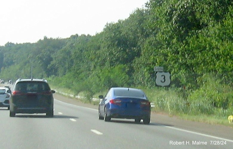 Image of old South US 3 reassurance marker after Concord Road exit in Bedford, July 2024