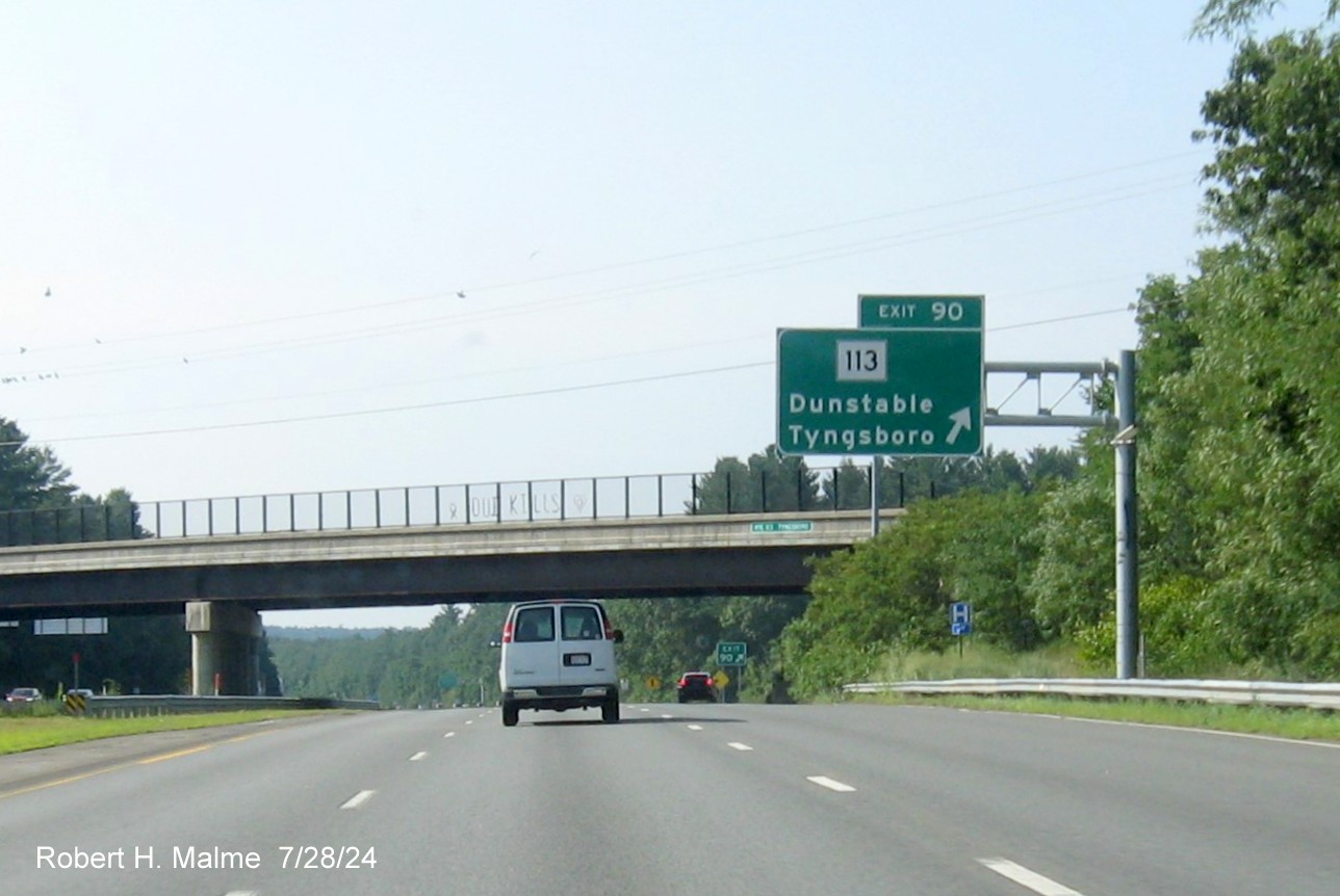 Image of recently placed 1 Mile advance overhead sign for MA 113 exit on US 3 South in Tyngsborough, July 2024