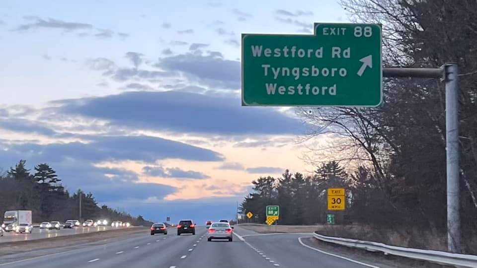 Image of overhead ramp sign for the Westford Road exit with new milepost based exit number on US 3 South in Tyngsborough, by Paul Schlichtman, January 2021