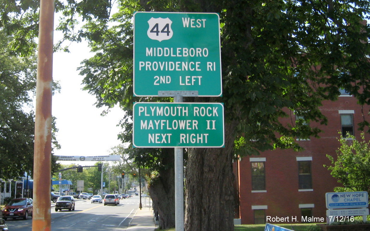 Image of guide sign for beginning of US 44 West on MA 3A North in Plymouth