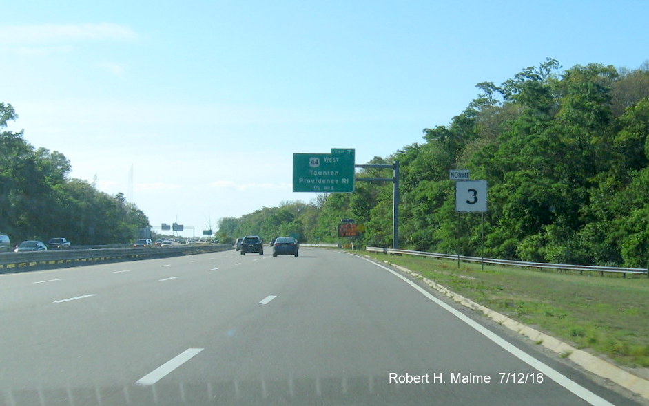 Image of North MA 3 reassurance marker after ramp from US 44 East exit in Plymouth, no corresponding US 44 shield