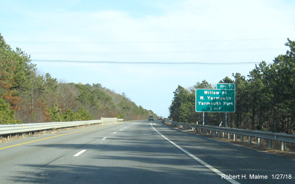 Image of new 1-mile advance sign for Willow St exit on US 6 East in Yarmouth