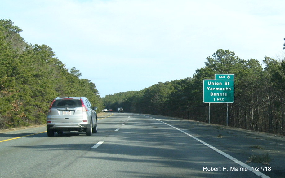 Image of new 1-Mile advance sign for Union St exit on US 6 East in Yarmouth