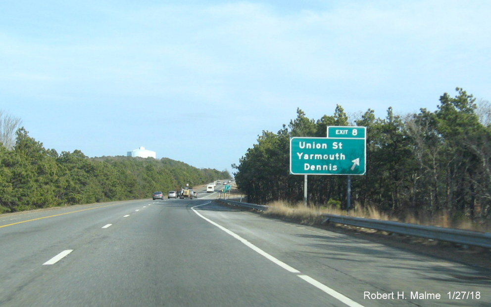 Image of new off-ramp sign for Union St exit on US 6 East in Yarmouth