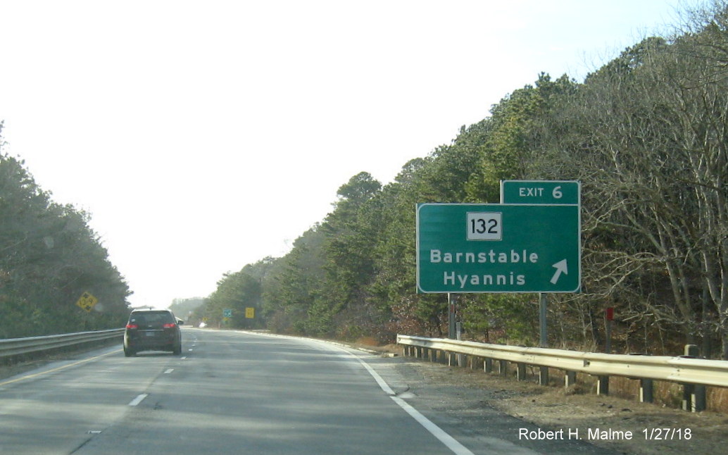 Image of new off-ramp sign for MA 132 exit on US 6 West in Barnstable