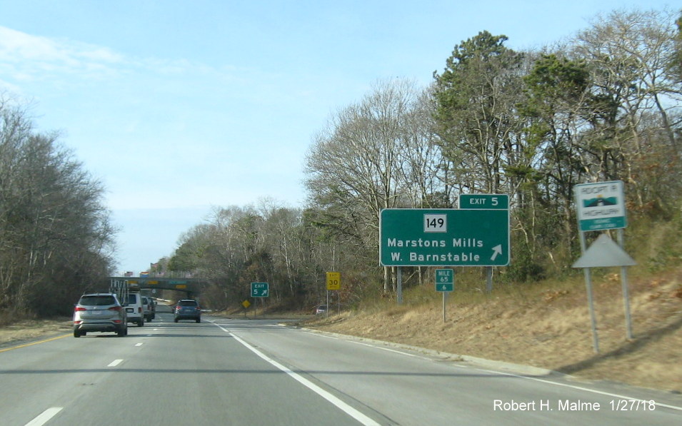Image of new off-ramp sign for MA 149 exit on US 6 West in Barnstable