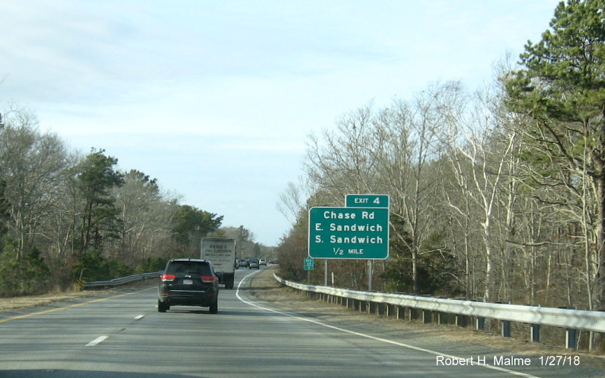 Image of 1/2 mile advance sign for Chase Rd exit on US 6 West in Sandwich