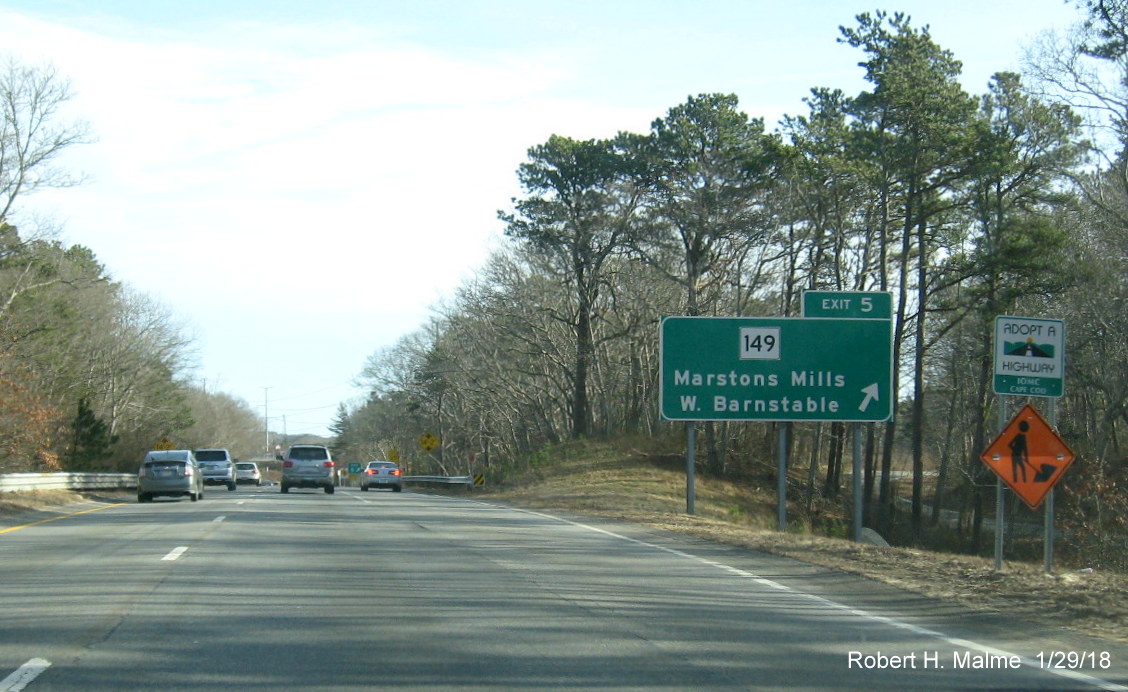 Image of new off-ramp sign for MA 149 exit on US 6 East in Barnstable