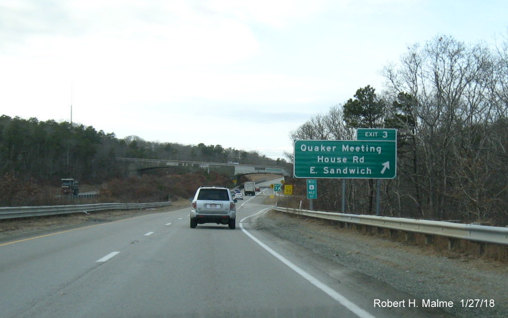 Image of new off-ramp sign for Quaker Meeting House Rd on US 6 West in Sandwich