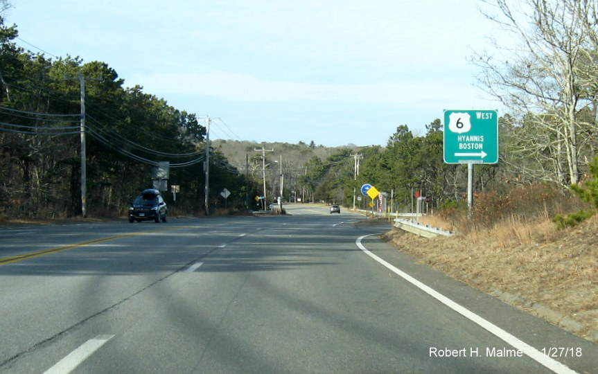 Image of pre-existing US 6 West guide sign on MA 124 North in Harwich