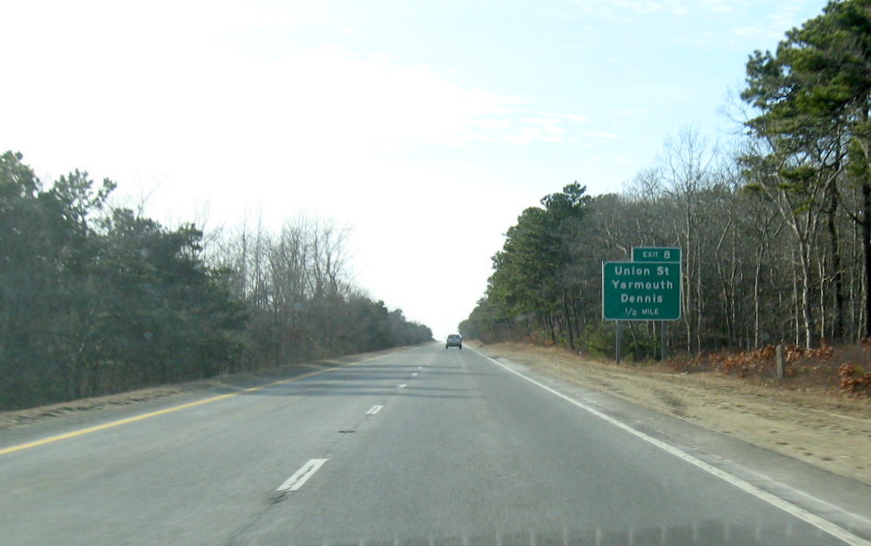 Image of new 1/2 mile advance sign for Union St exit on US 6 West in Yarmouth