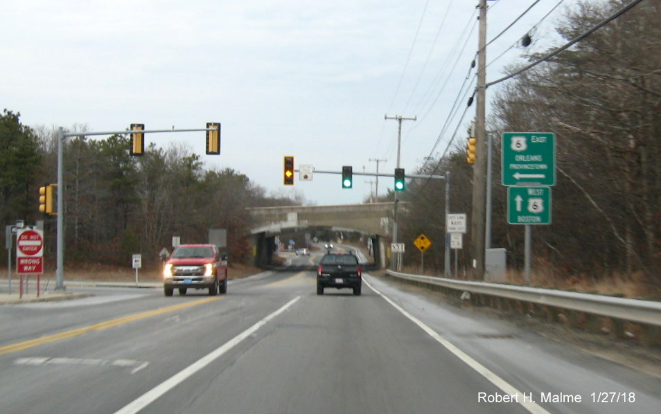 Image of US 6new guide signs for ramps on MA 130 North in Sandwich