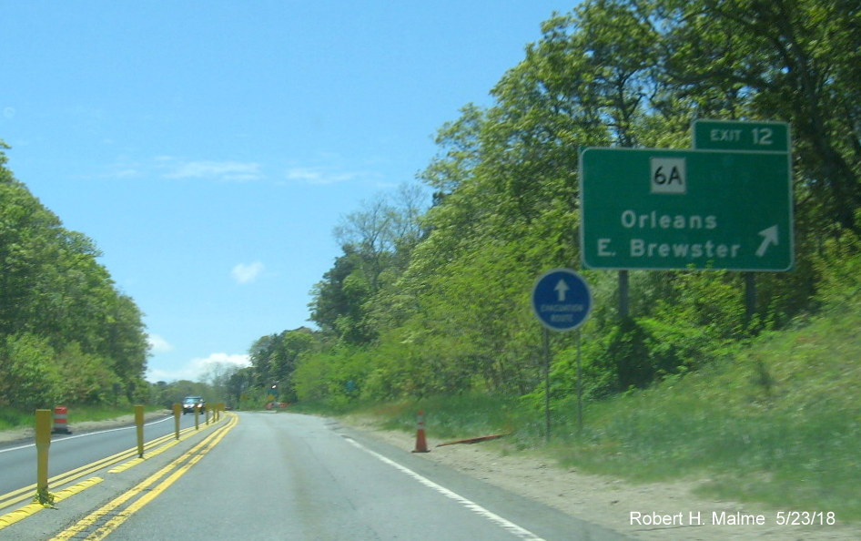 Image of recently placed offramp sign for MA 6A exit on US 6 West in Orleans, put up since Jan. 2018