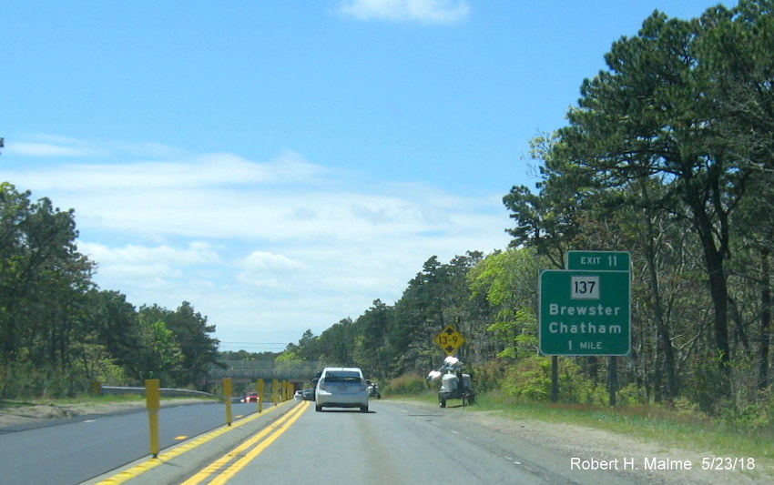 Image of 1-mile advance sign for MA 137 exit on US 6 West in Brewster placed after Jan. 2018