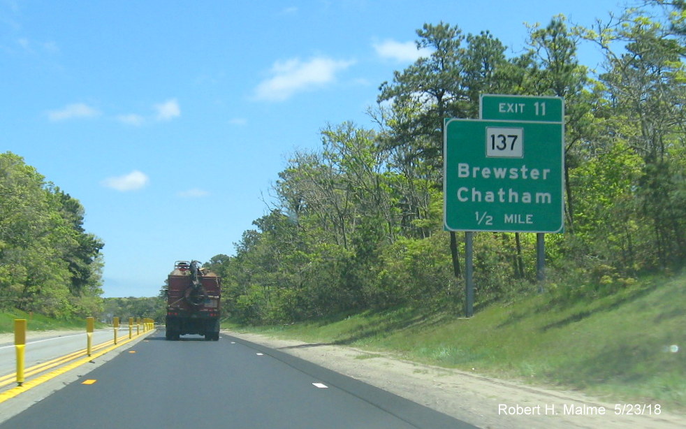 Image of recently placed 1/2 mile advance sign for MA 137 exit on US 6 East in Brewster put up since Jan. 2018