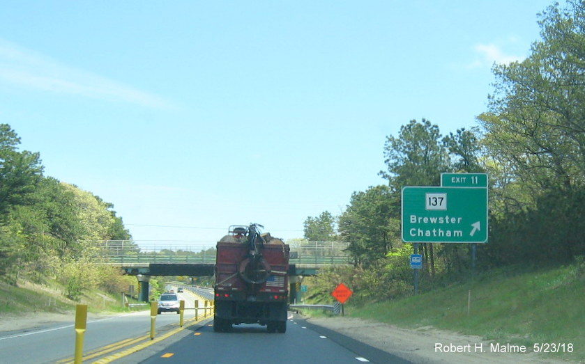 Image of recently placed off-ramp sign for MA 137 exit on US 6 in Brewster put up since Jan. 2018