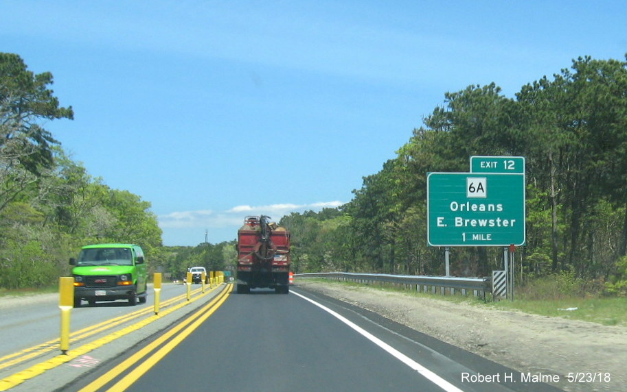 Image of recently placed 1-mile advance sign for MA 6A exit on US 6 East in Orleans, put up since Jan. 2018