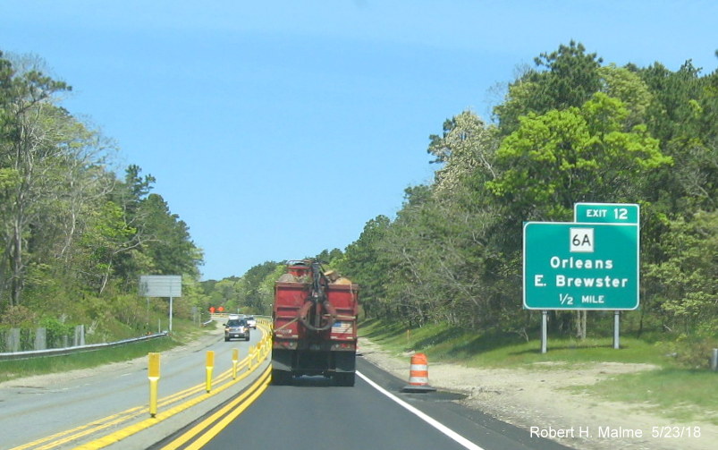 Image of recently placed 1/2 mile advance sign for MA 6A exit on US 6 East in Orleans, put up since Jan. 2018