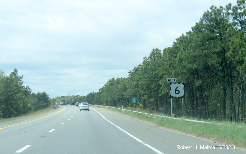Image of recently placed West US 6 reassurance marker in Yarmouth put up in Spring 2018