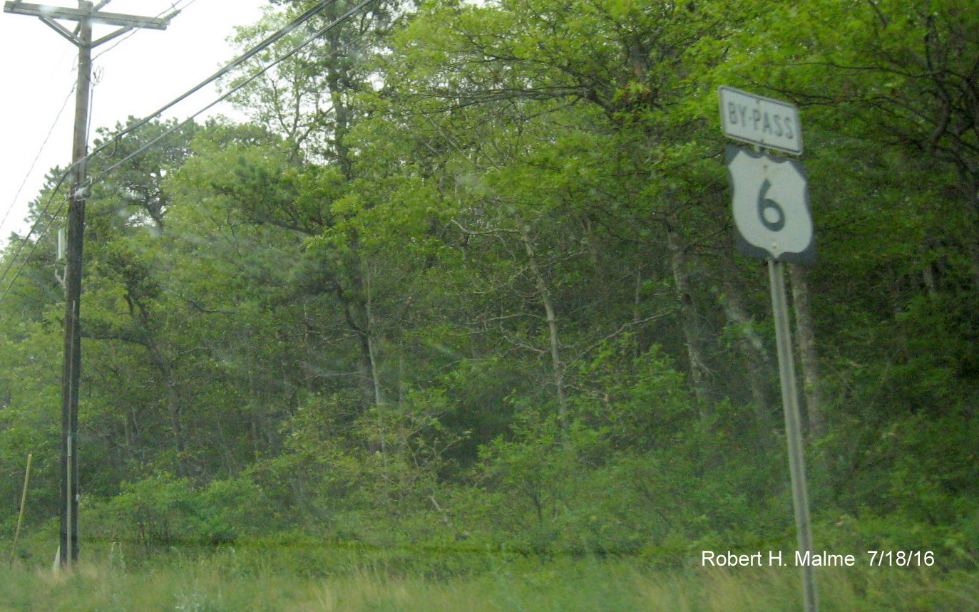 Image of Bypass US 6 reassurance marker along highway on south side of Cape Cod Canal